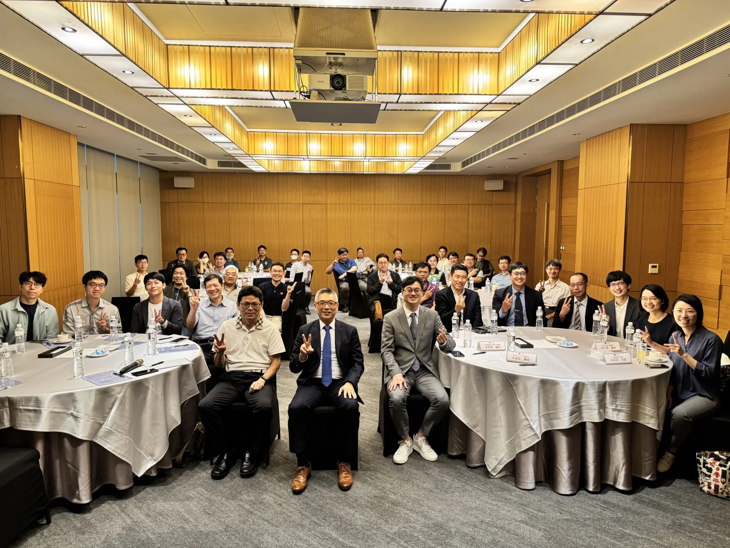 文章圖片：中國醫藥大學與台灣喉科醫學會合辦  台灣中區喉部手術研討會